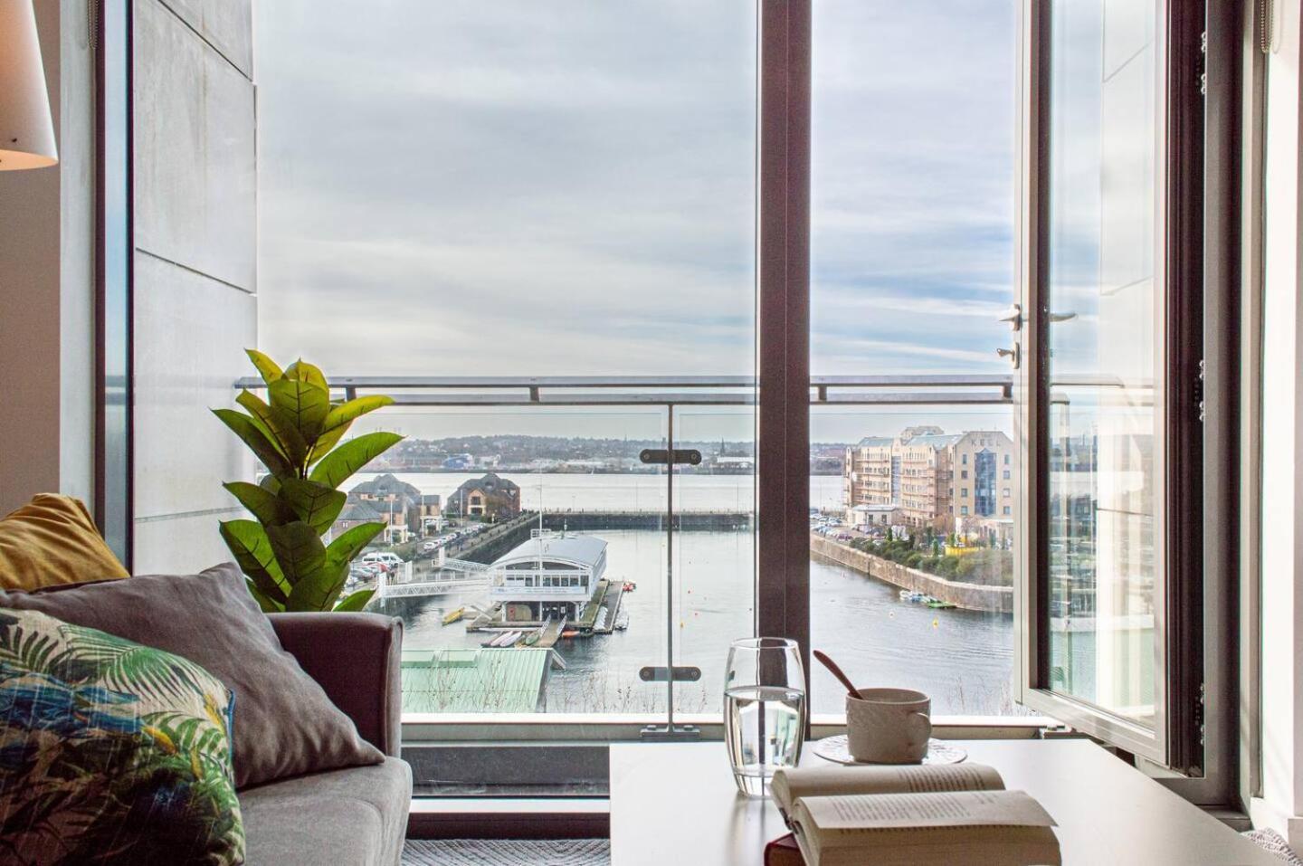 Stunning Mersey View Flat W Parking In Liverpool Exteriér fotografie
